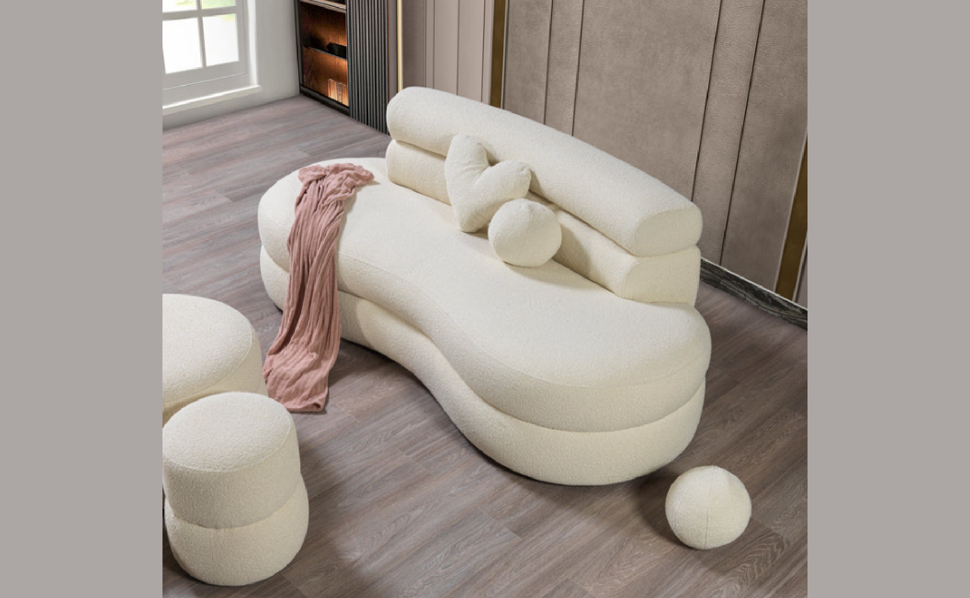 Larissa Loveseat 3