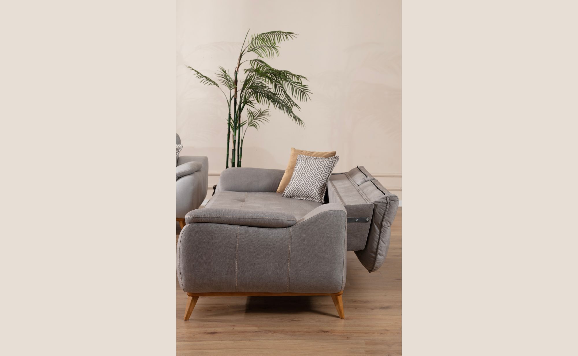 Lucas Sofa 4